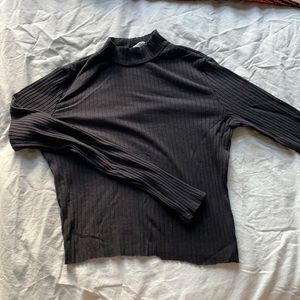 black mock neck long sleeve shirt